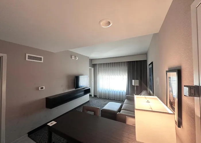 Embassy Suites By Hilton Kansas City Olathe